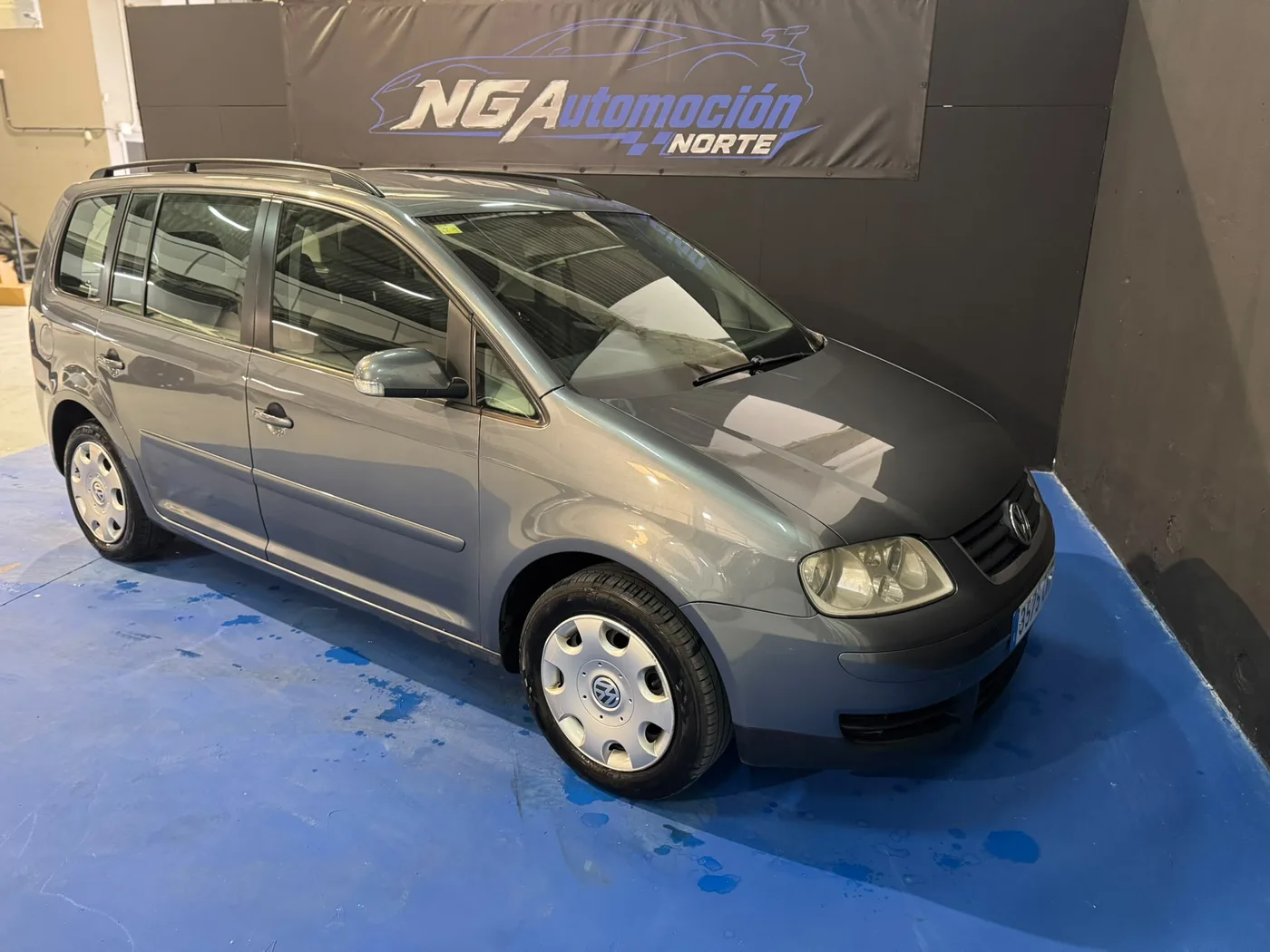 VOLKSWAGUEN TOURAN 1.9 TDI — fotografía 1